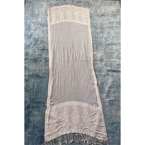 Bindya Pale Pink Gray Paisley Scarf w Fringe - Picture 3 of 9